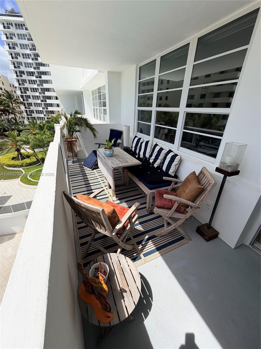 100 Lincoln Road