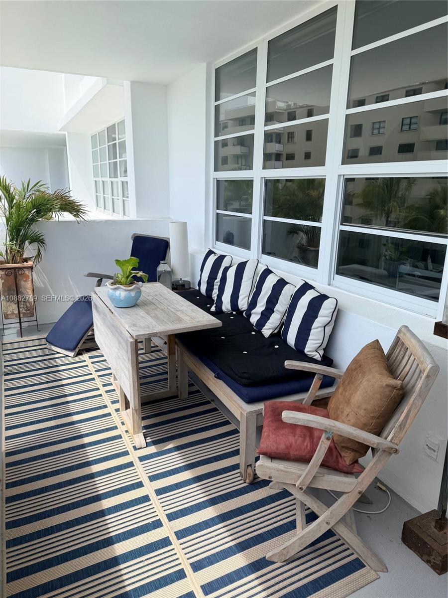 100 Lincoln Road