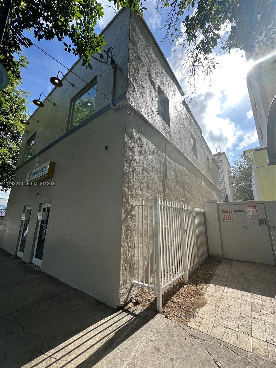1525-27 NW 3rd Avenue