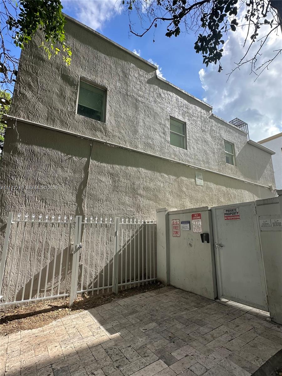1525-27 NW 3rd Avenue