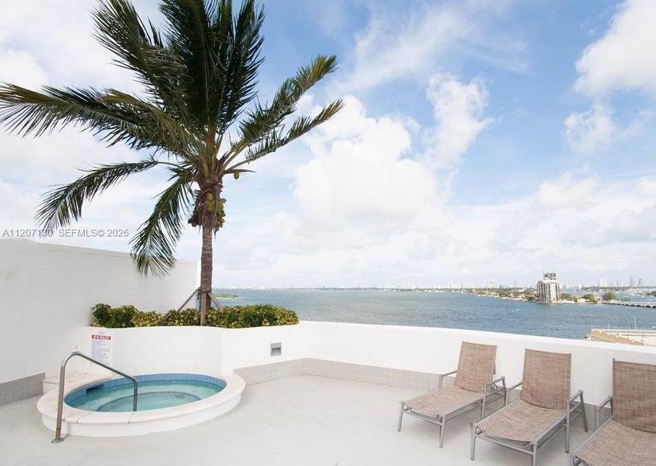1750 N Bayshore Drive