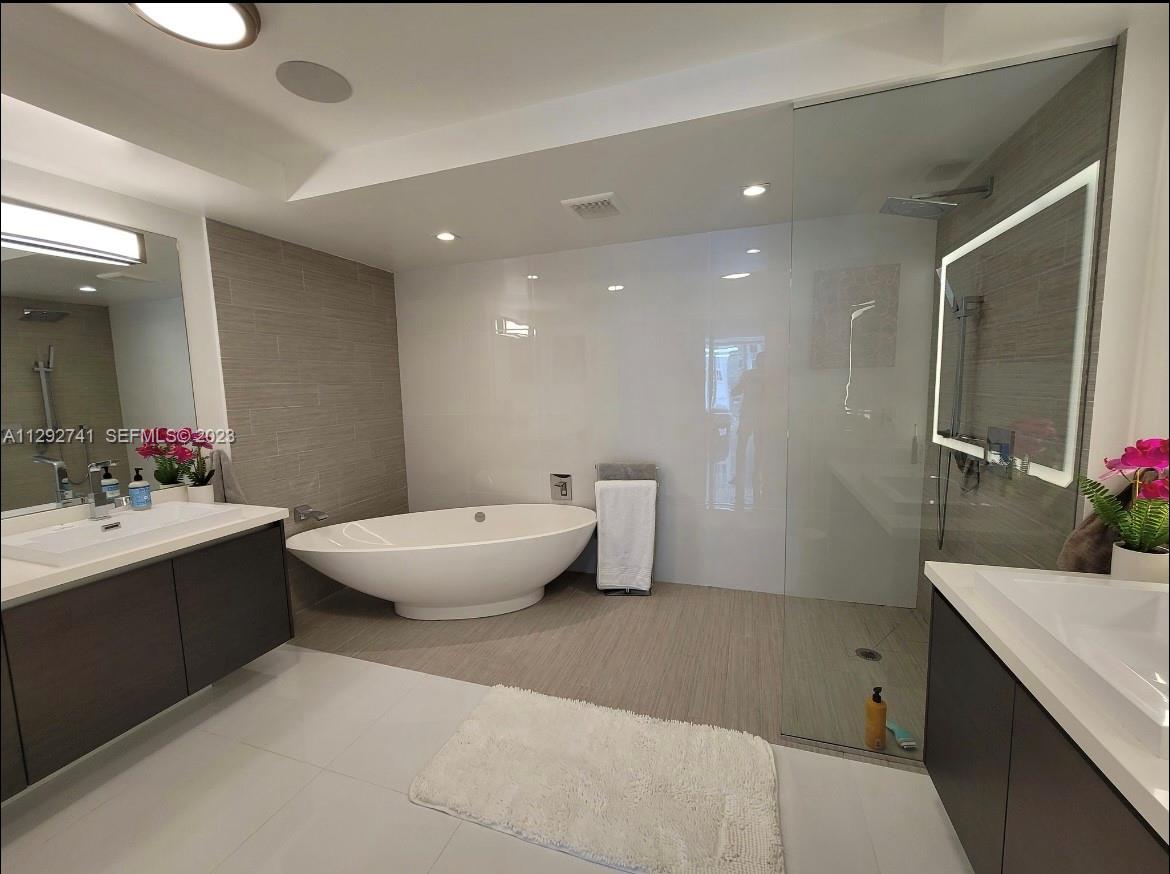 300 Sunny Isles Boulevard