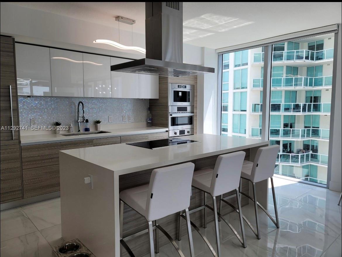 300 Sunny Isles Boulevard