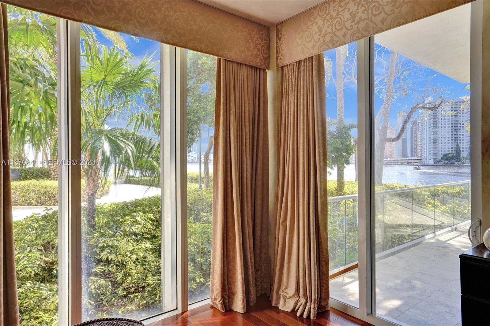 2600 Island Boulevard
