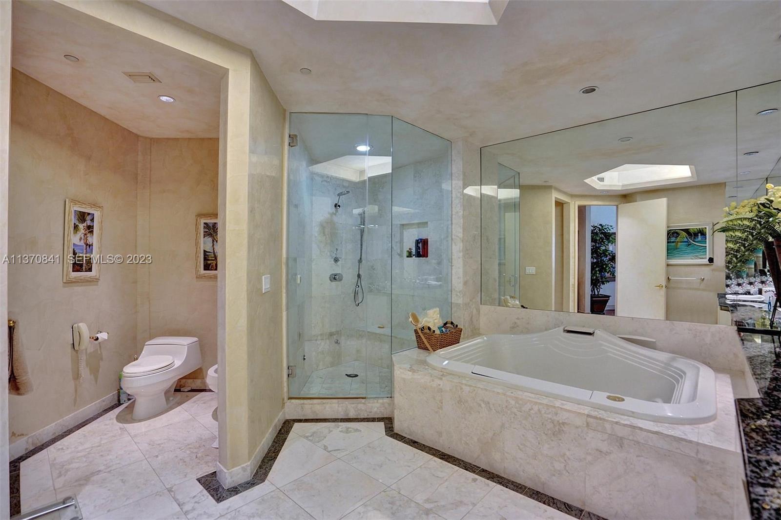 2600 Island Boulevard