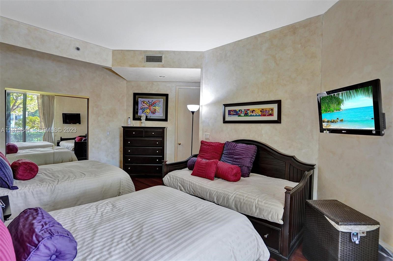 2600 Island Boulevard