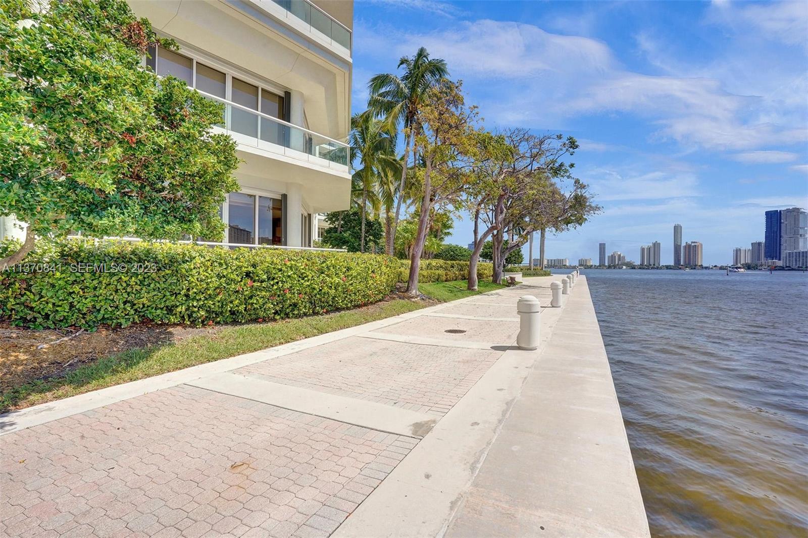 2600 Island Boulevard