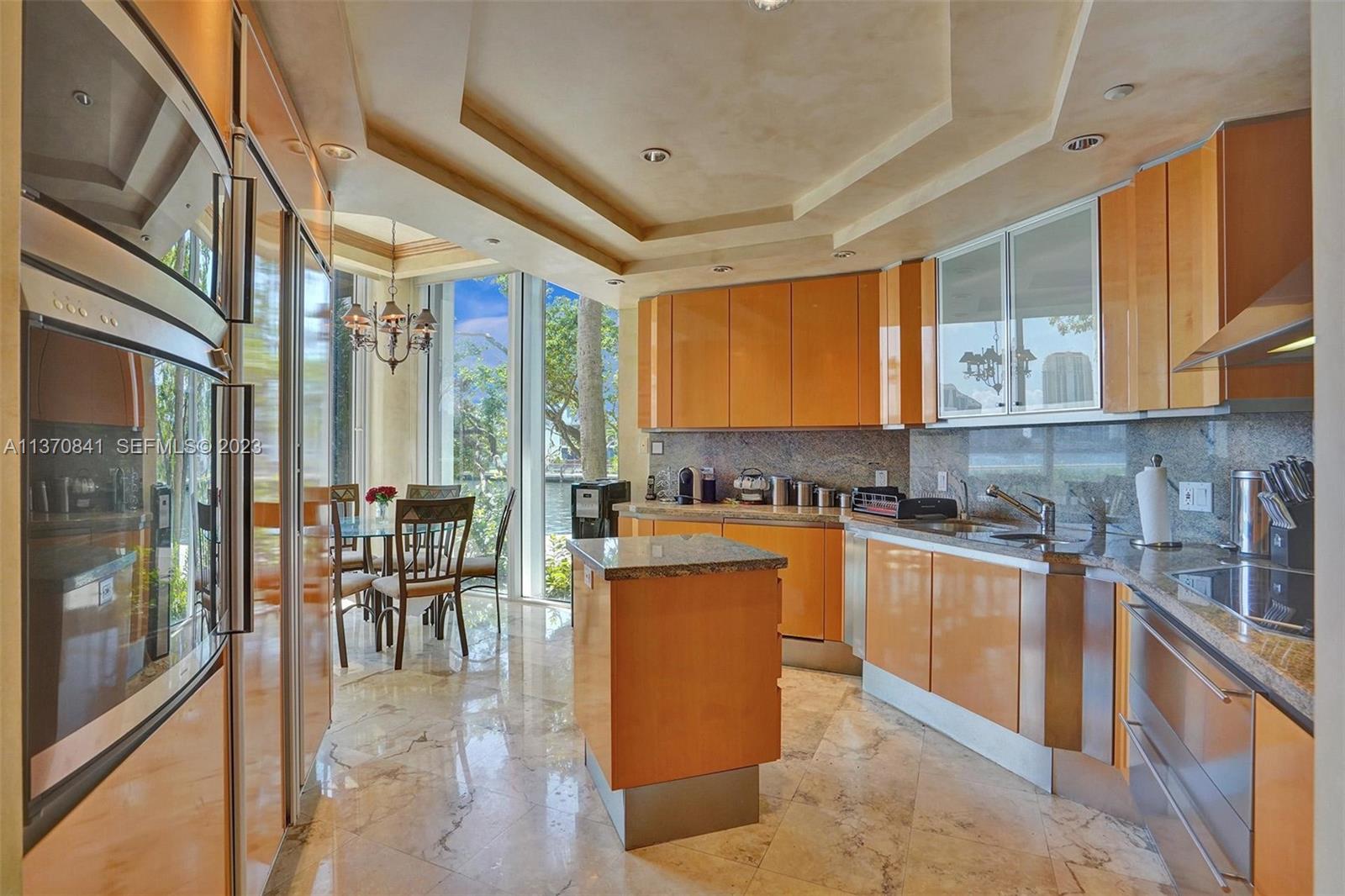 2600 Island Boulevard