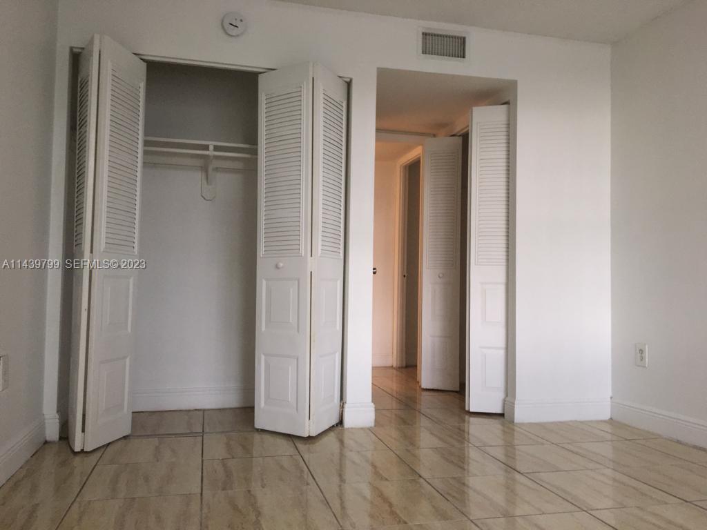 498 NW 165th St Road