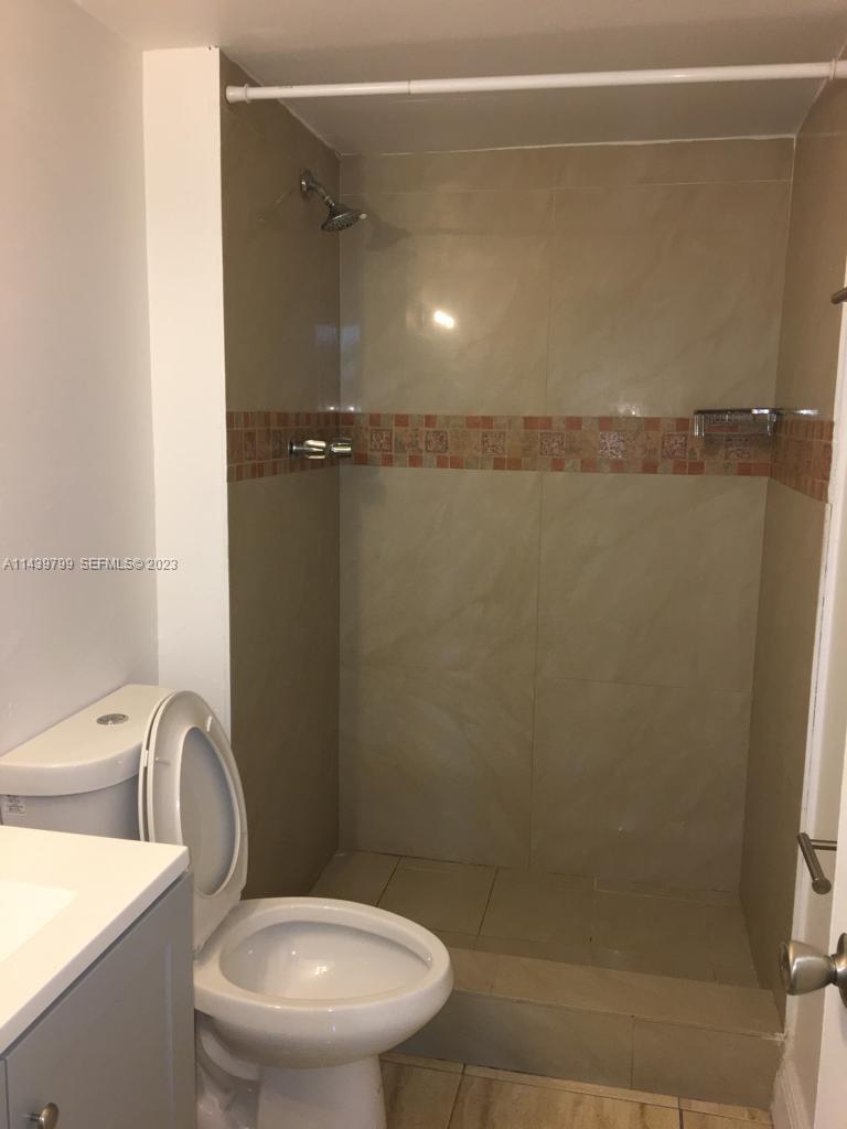 498 NW 165th St Road