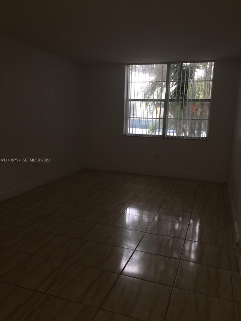 498 NW 165th St Road