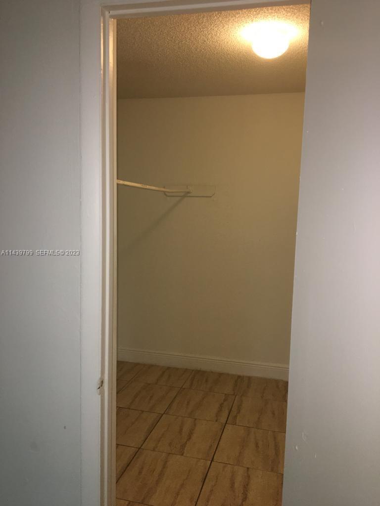 498 NW 165th St Road