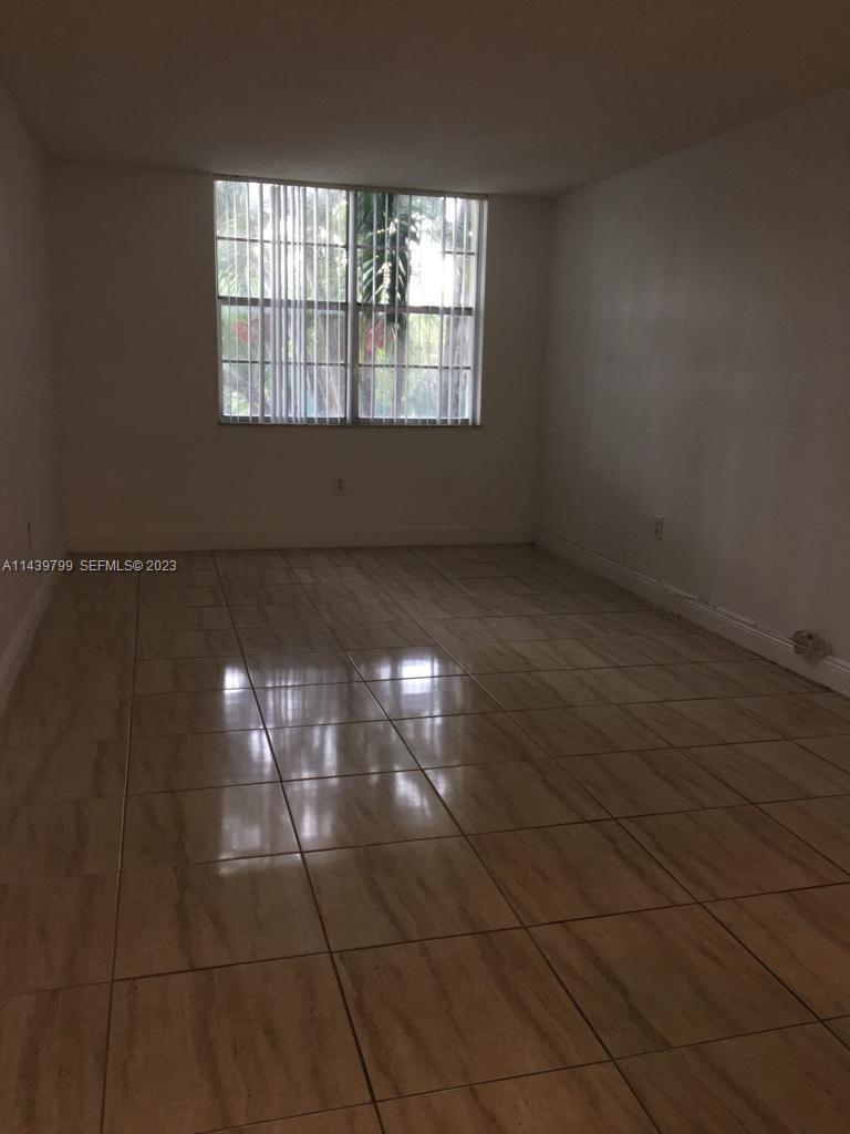 498 NW 165th St Road