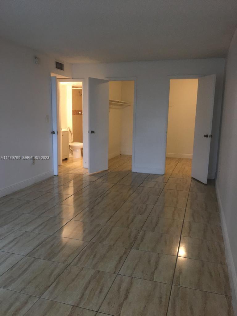 498 NW 165th St Road