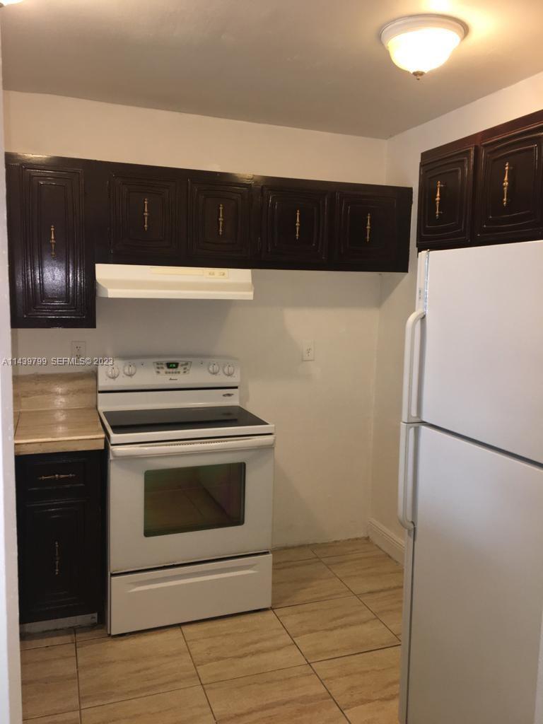 498 NW 165th St Road