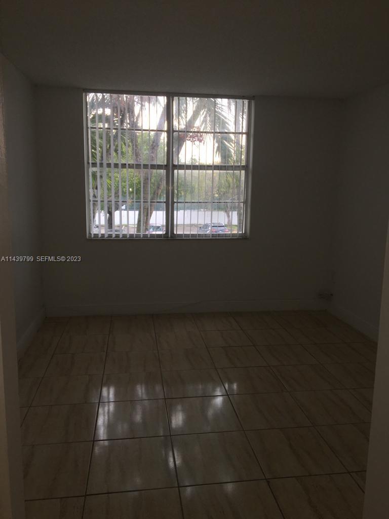 498 NW 165th St Road