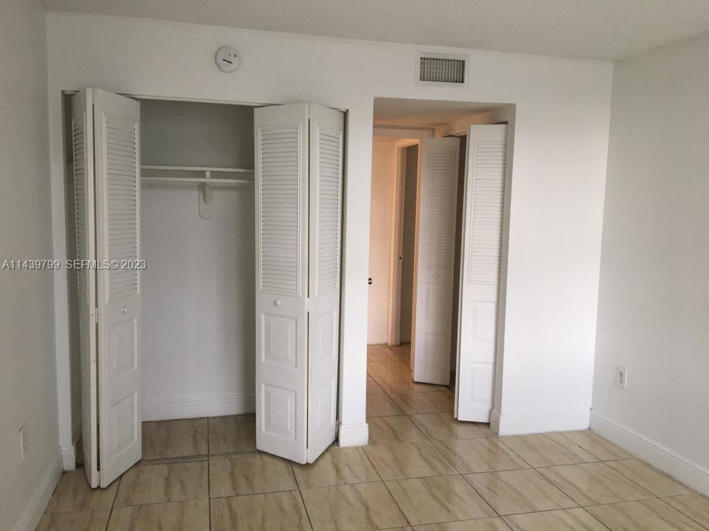 498 NW 165th St Road