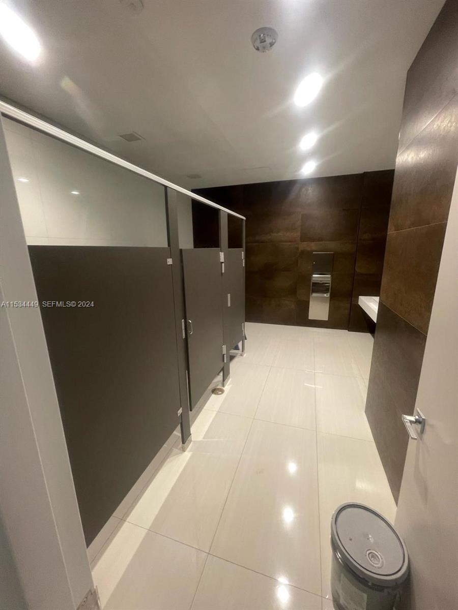 1006 E Hallandale Beach Boulevard