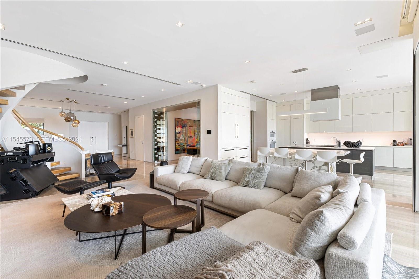 401 E Rivo Alto Drive