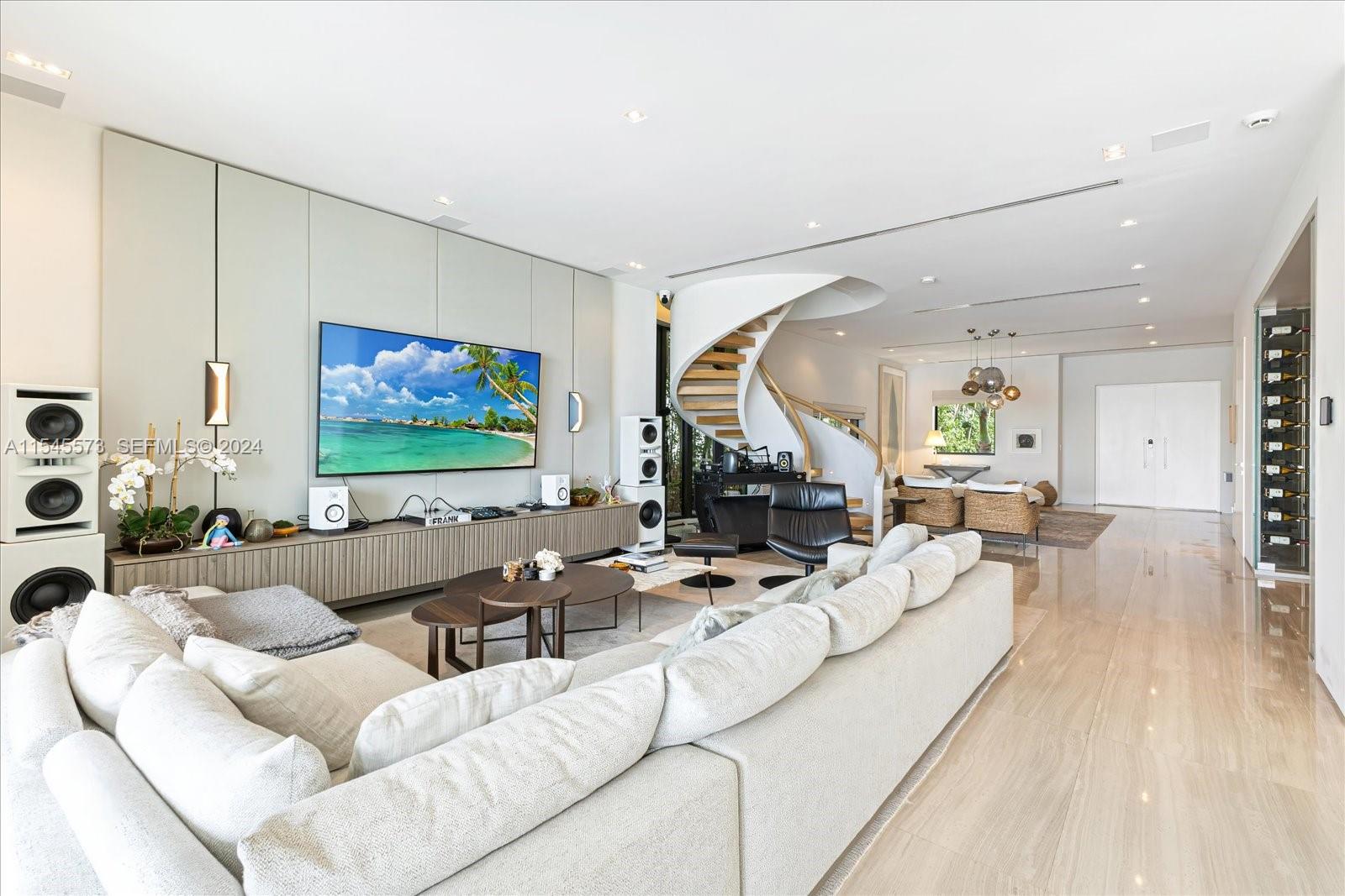 401 E Rivo Alto Drive