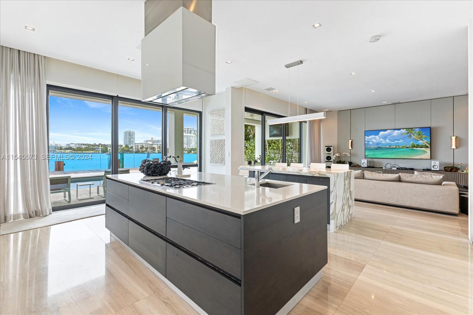 401 E Rivo Alto Drive