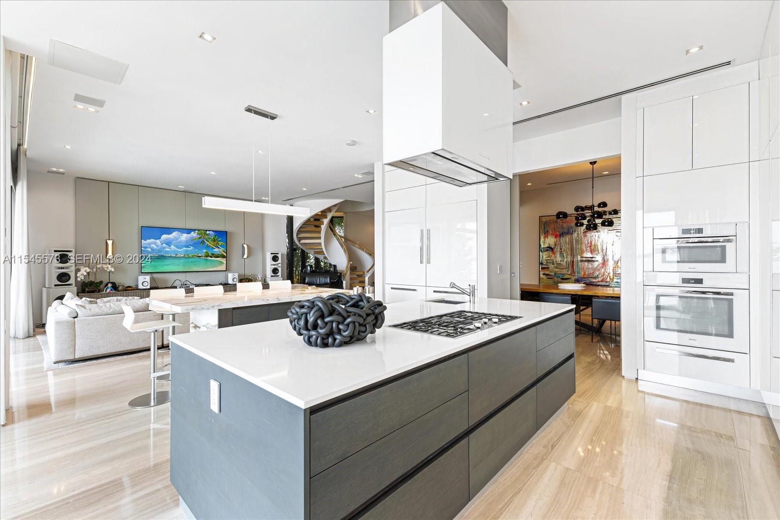 401 E Rivo Alto Drive