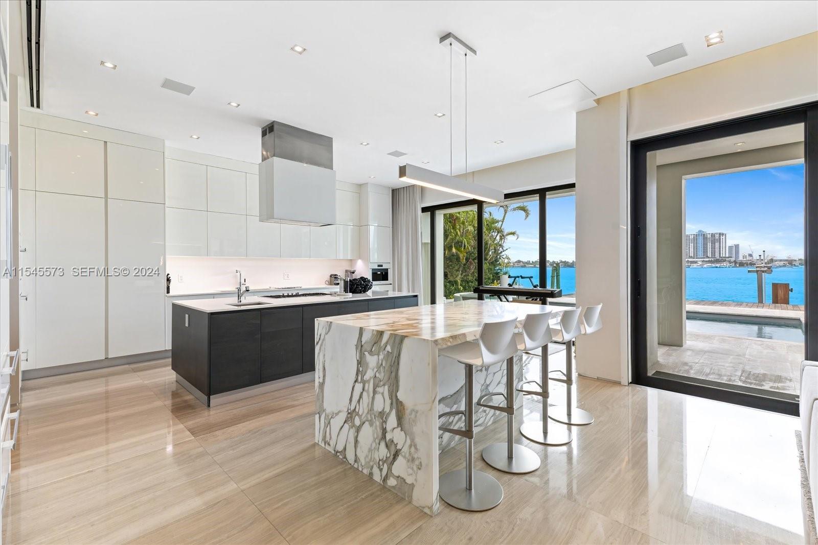401 E Rivo Alto Drive