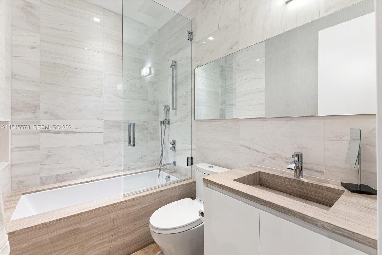 401 E Rivo Alto Drive