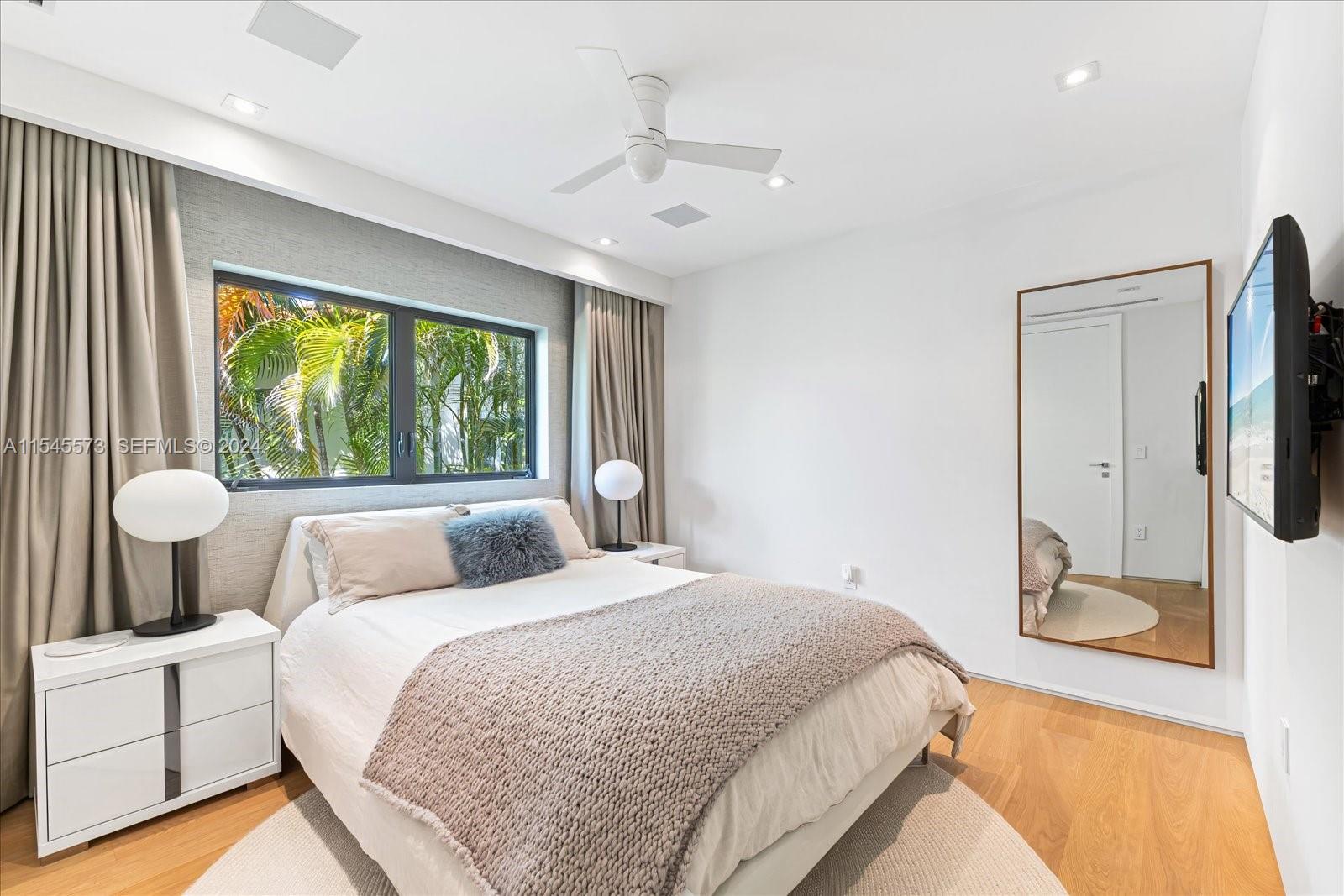 401 E Rivo Alto Drive