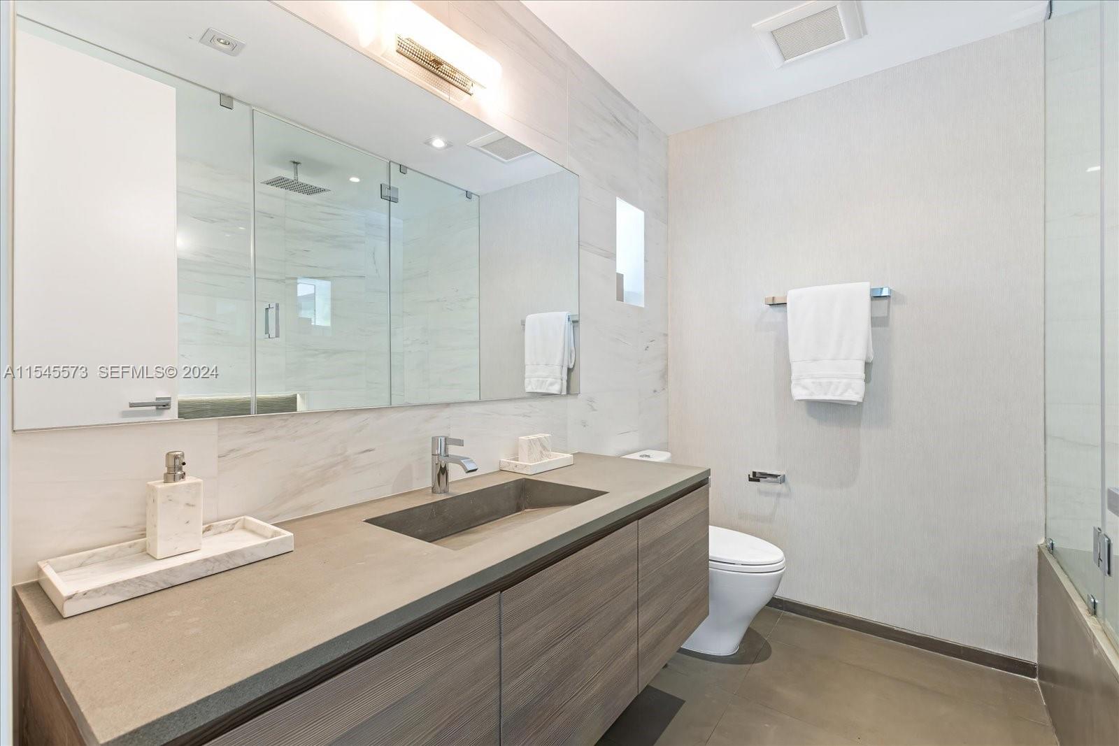 401 E Rivo Alto Drive