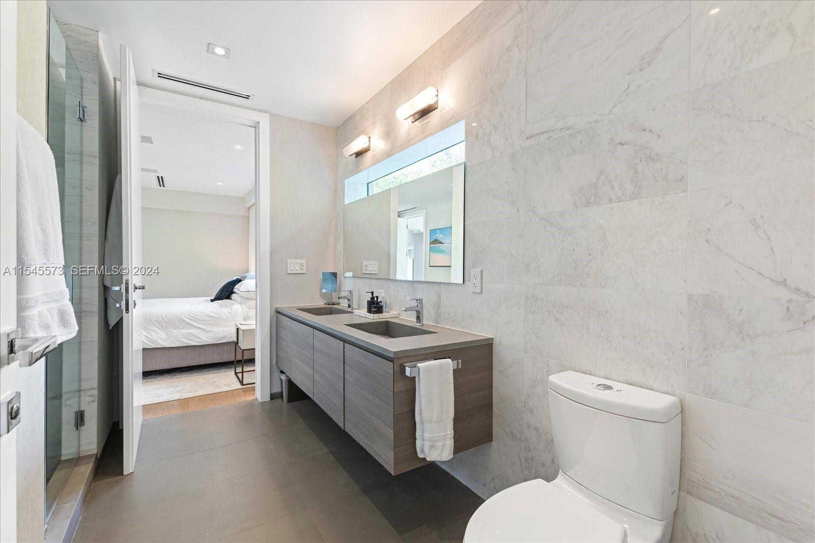 401 E Rivo Alto Drive