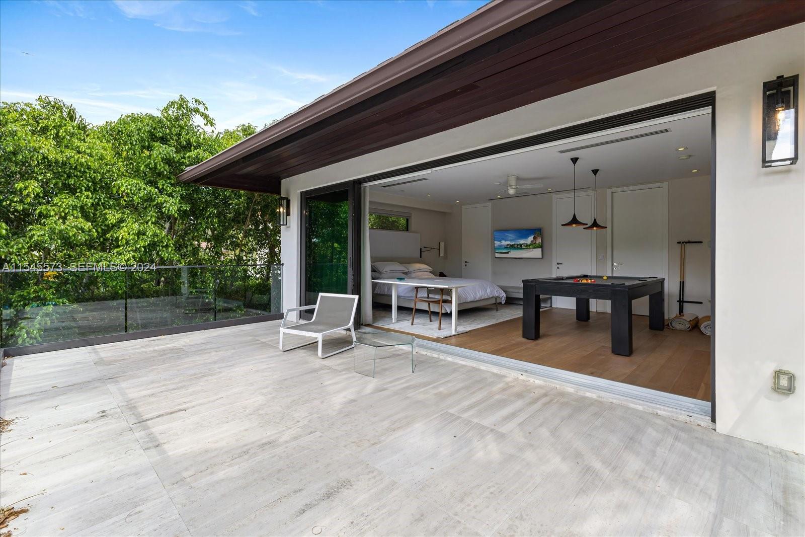 401 E Rivo Alto Drive