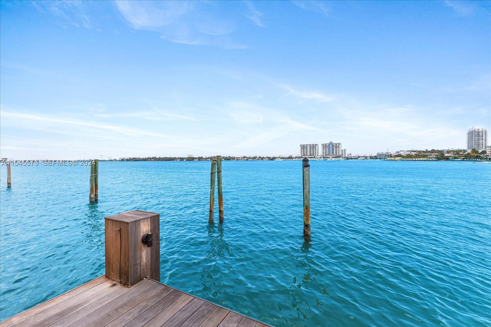 401 E Rivo Alto Drive