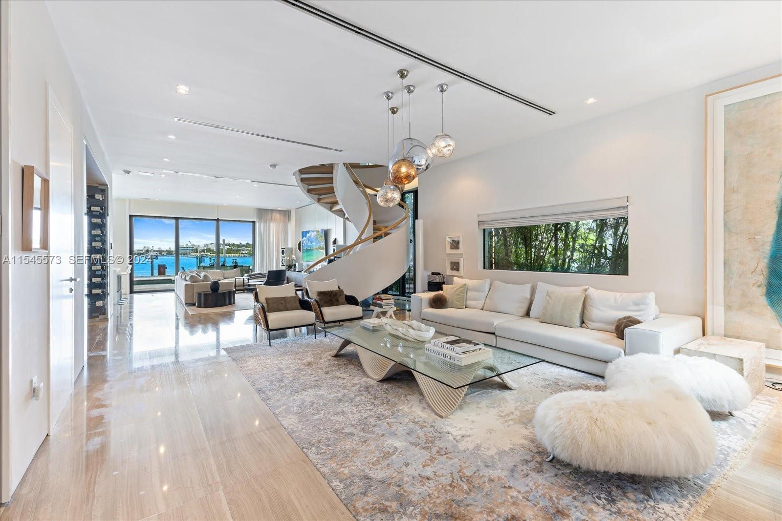 401 E Rivo Alto Drive