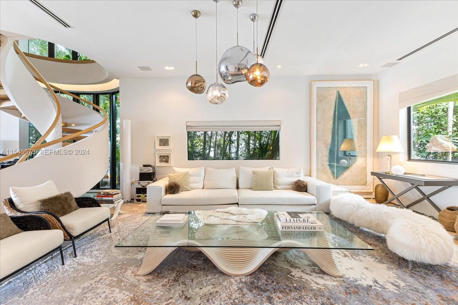401 E Rivo Alto Drive