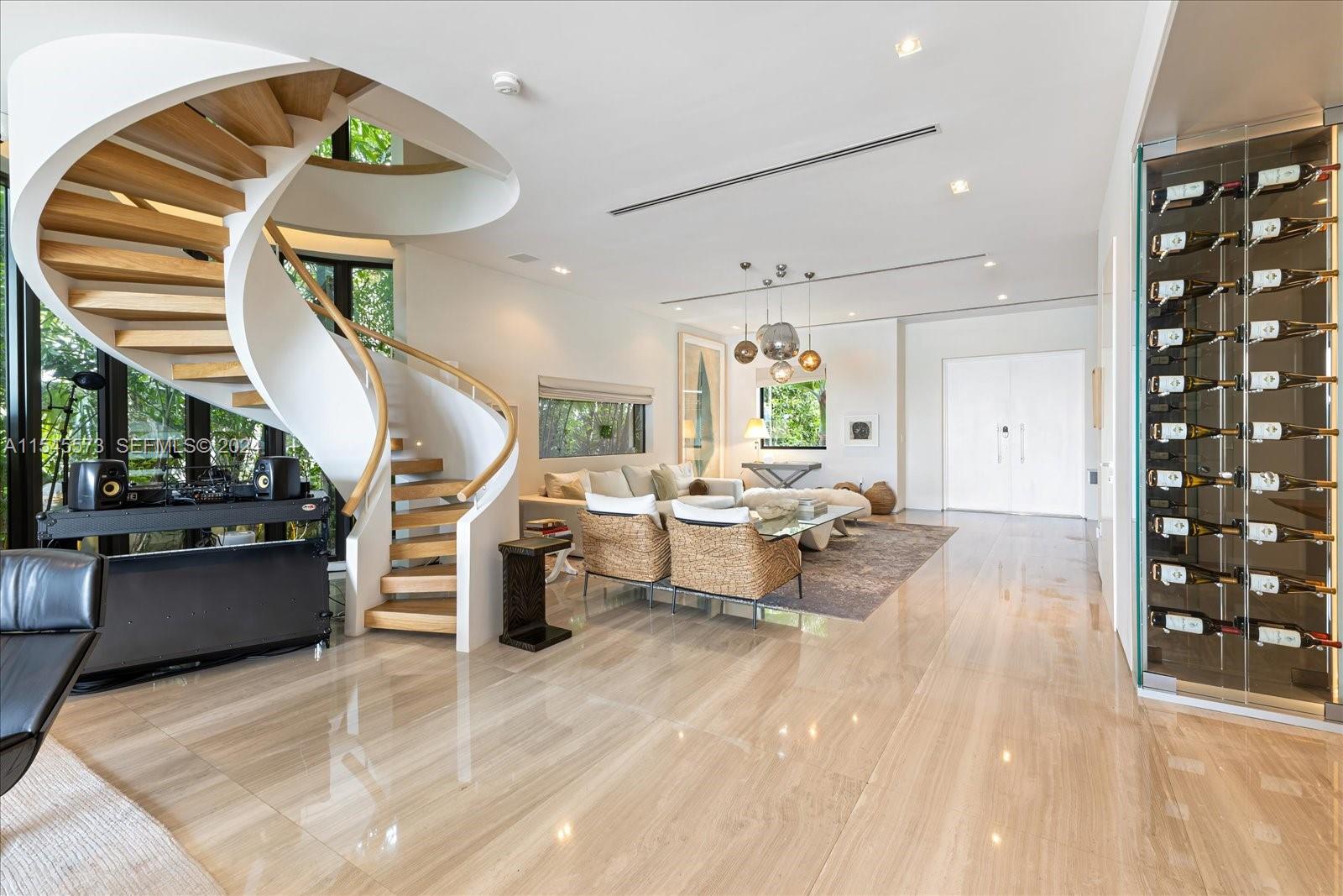 401 E Rivo Alto Drive
