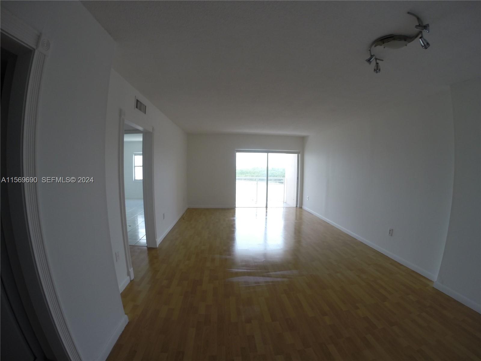 400 Kings Point Drive