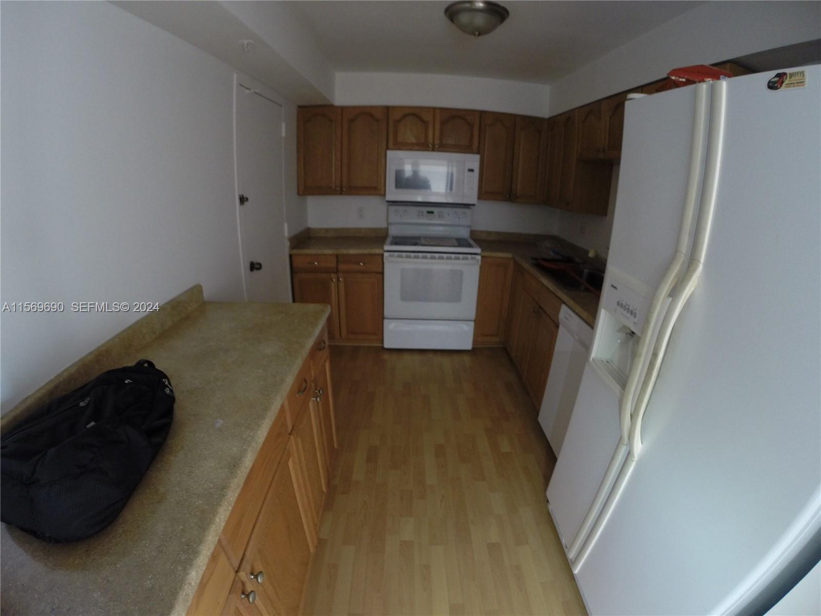 400 Kings Point Drive