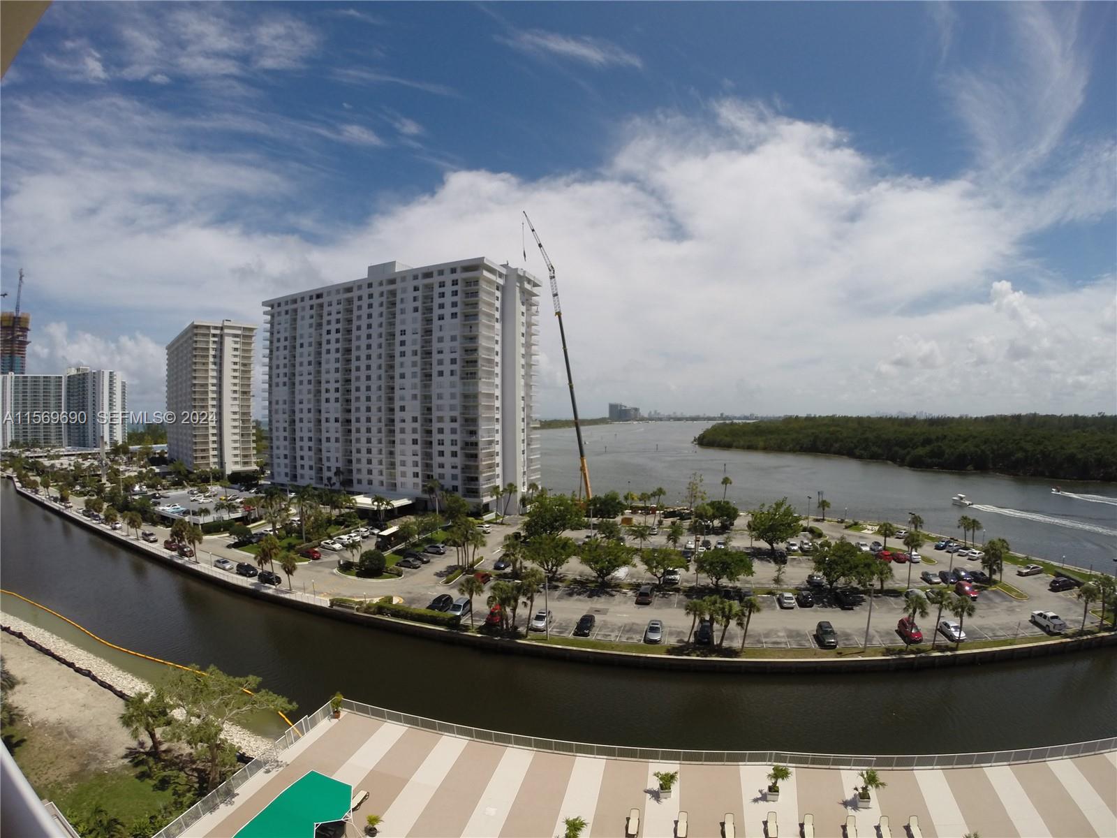 400 Kings Point Drive