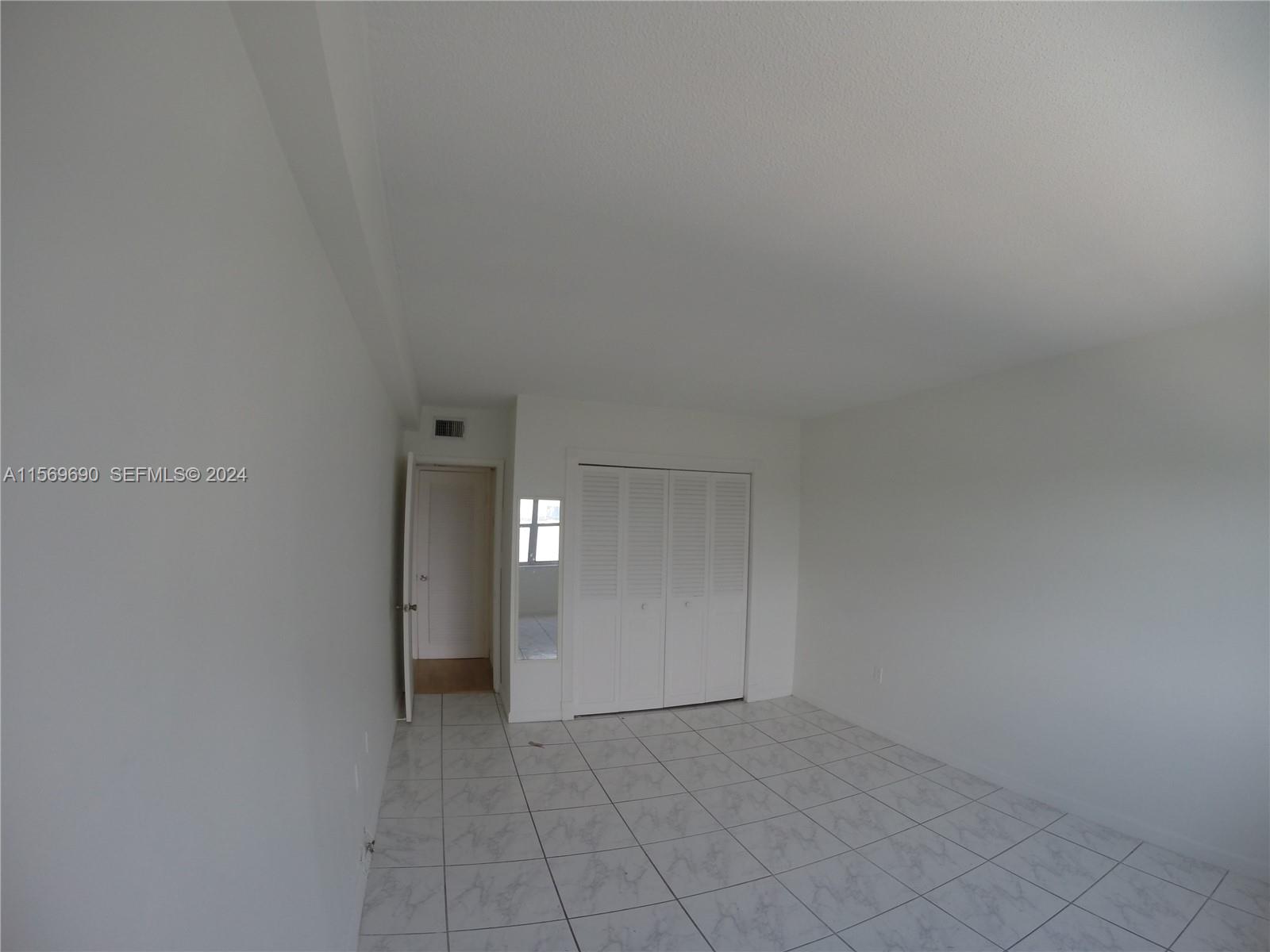 400 Kings Point Drive