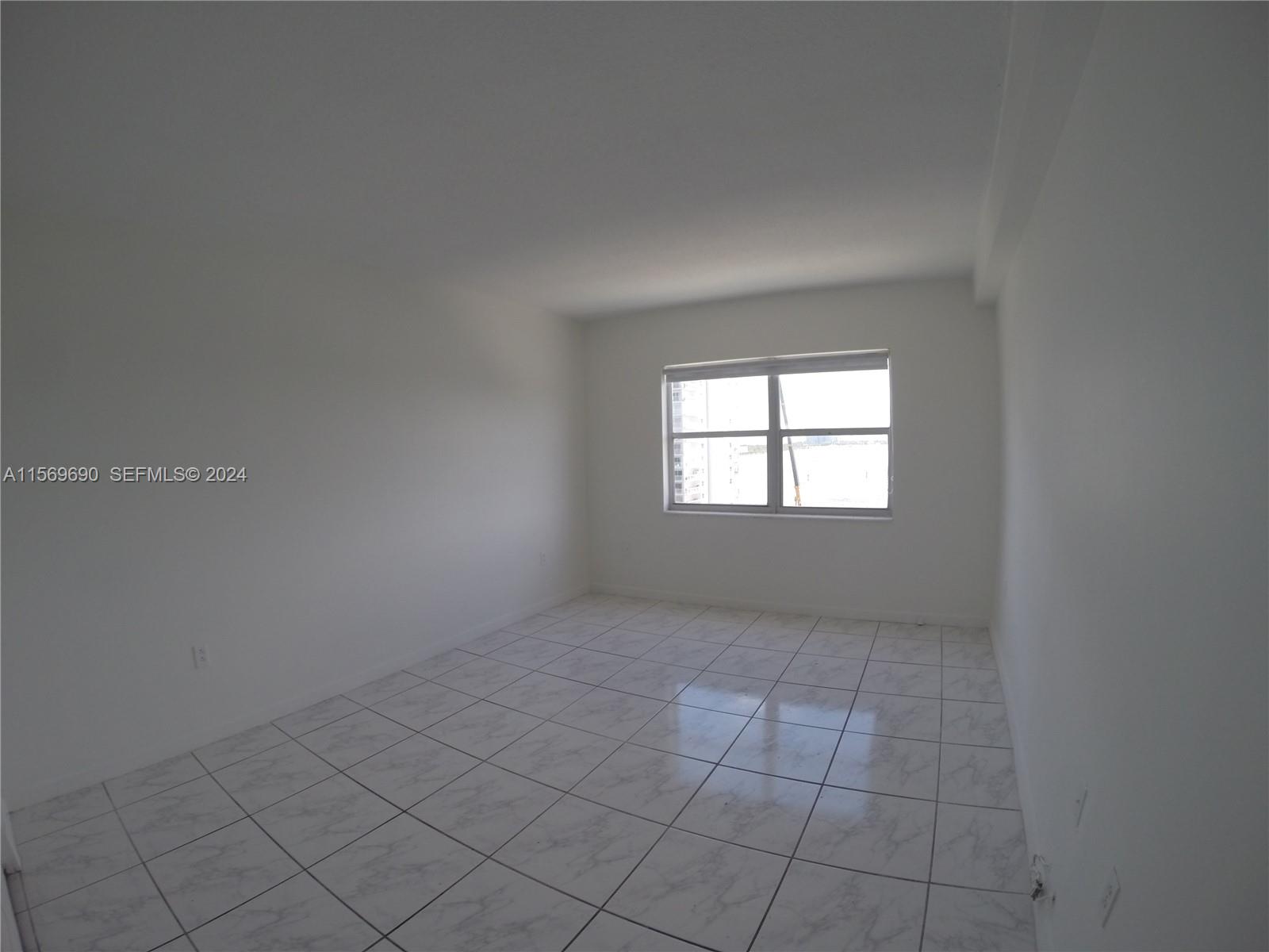 400 Kings Point Drive