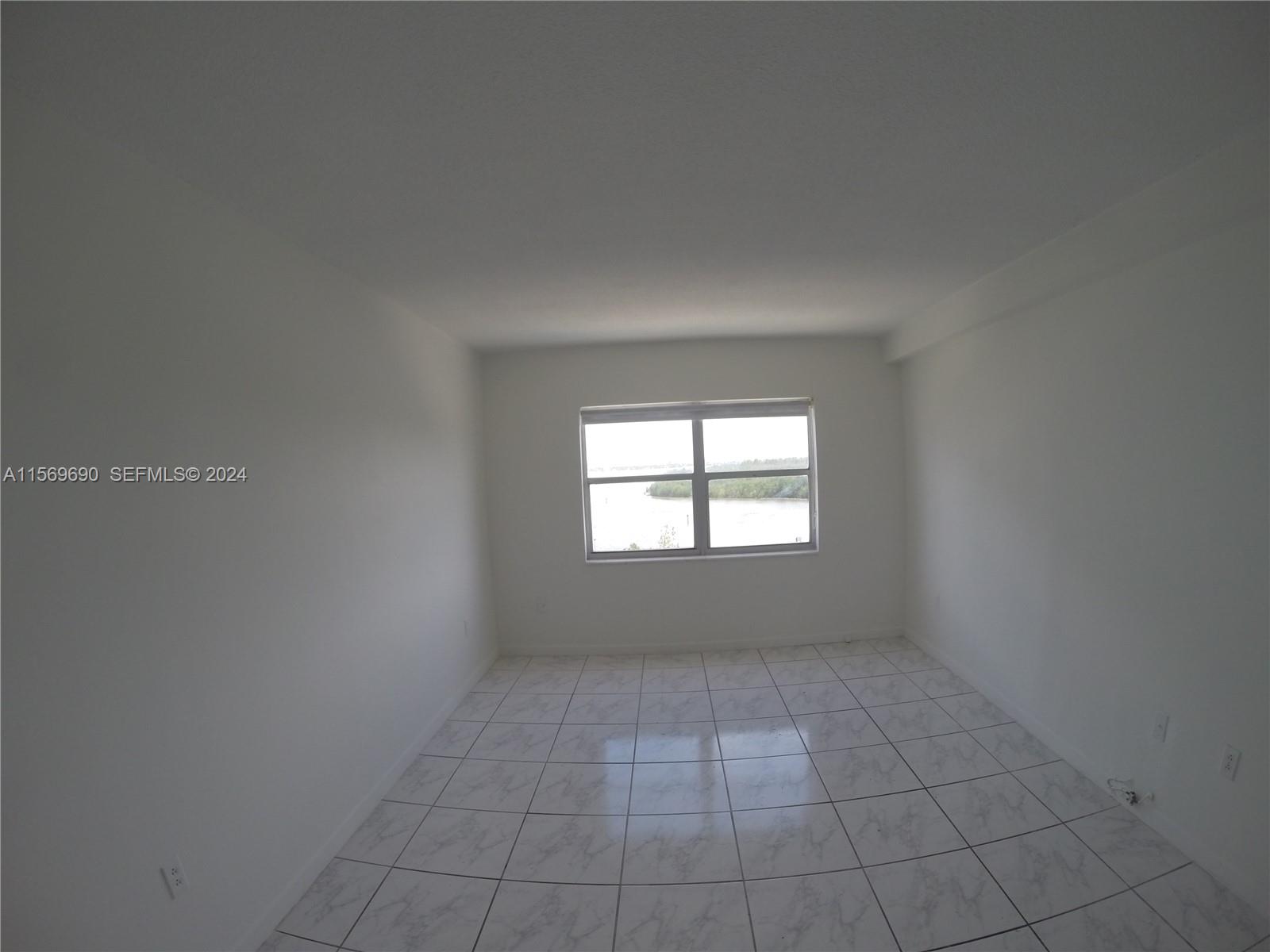 400 Kings Point Drive