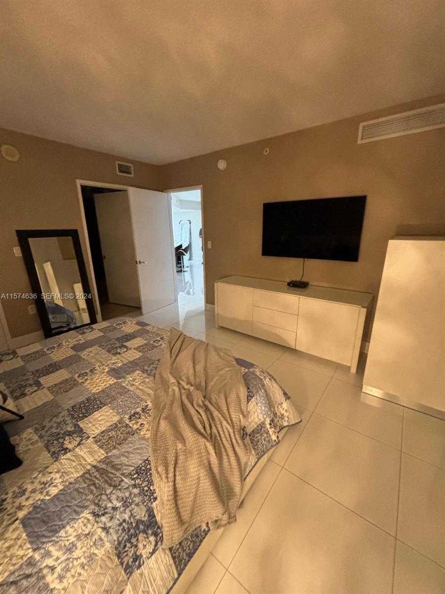 250 Sunny Isles Boulevard