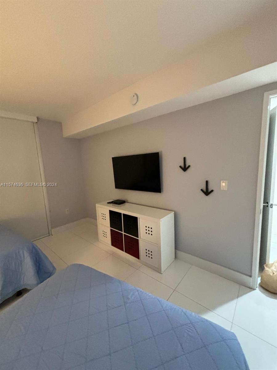 250 Sunny Isles Boulevard