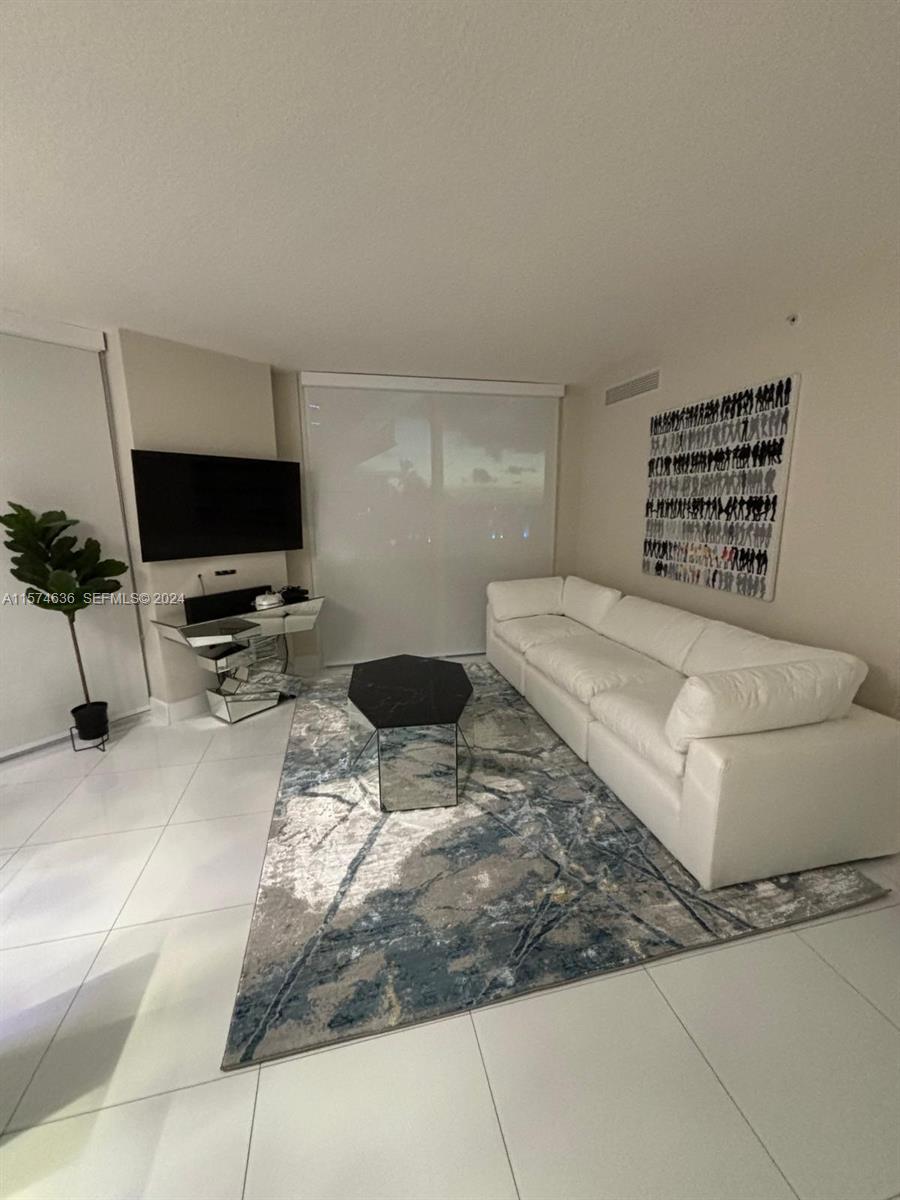 250 Sunny Isles Boulevard