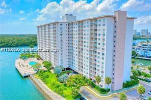 400 Kings Point Drive