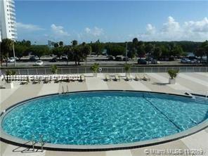 400 Kings Point Drive