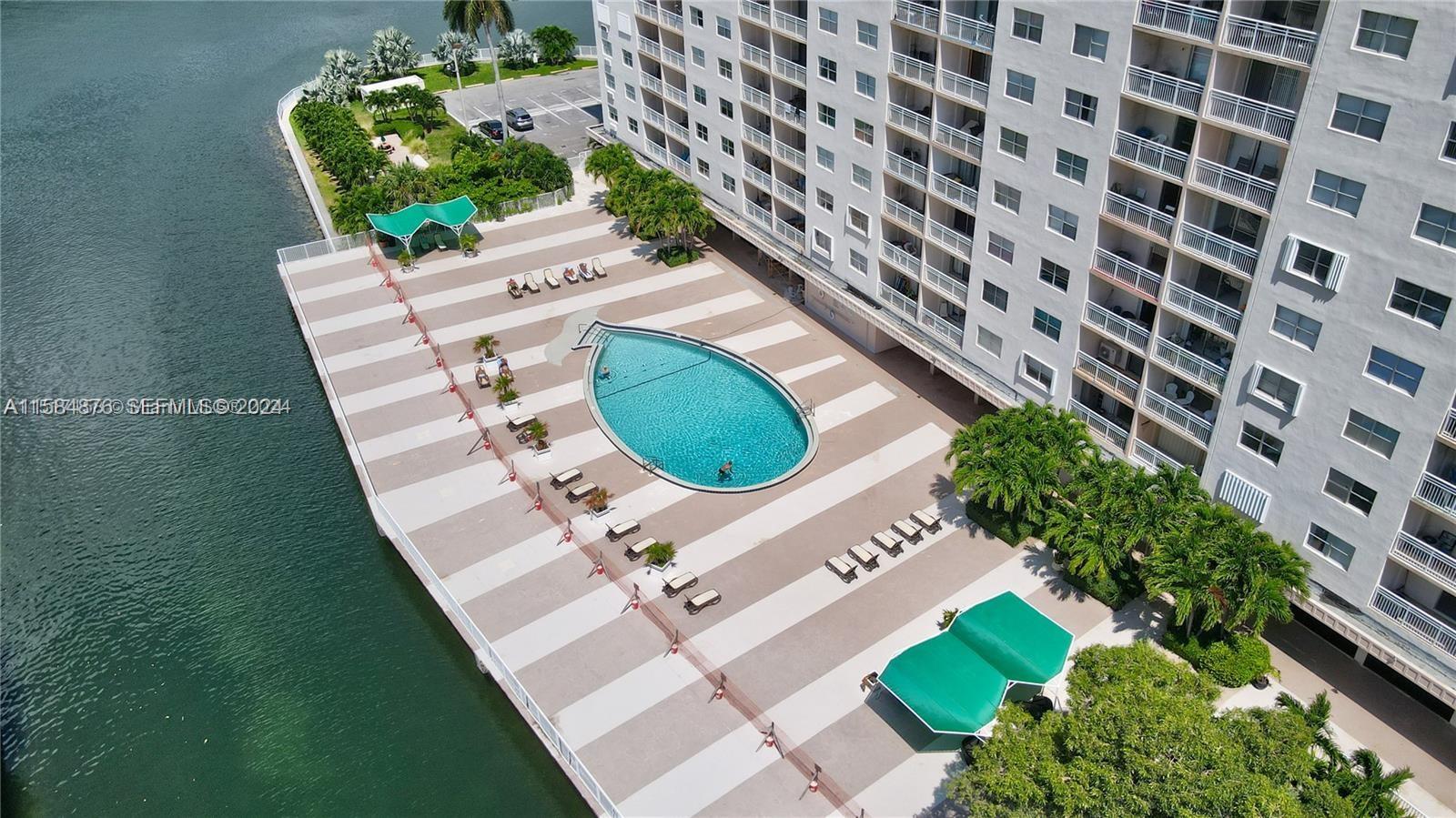 400 Kings Point Drive