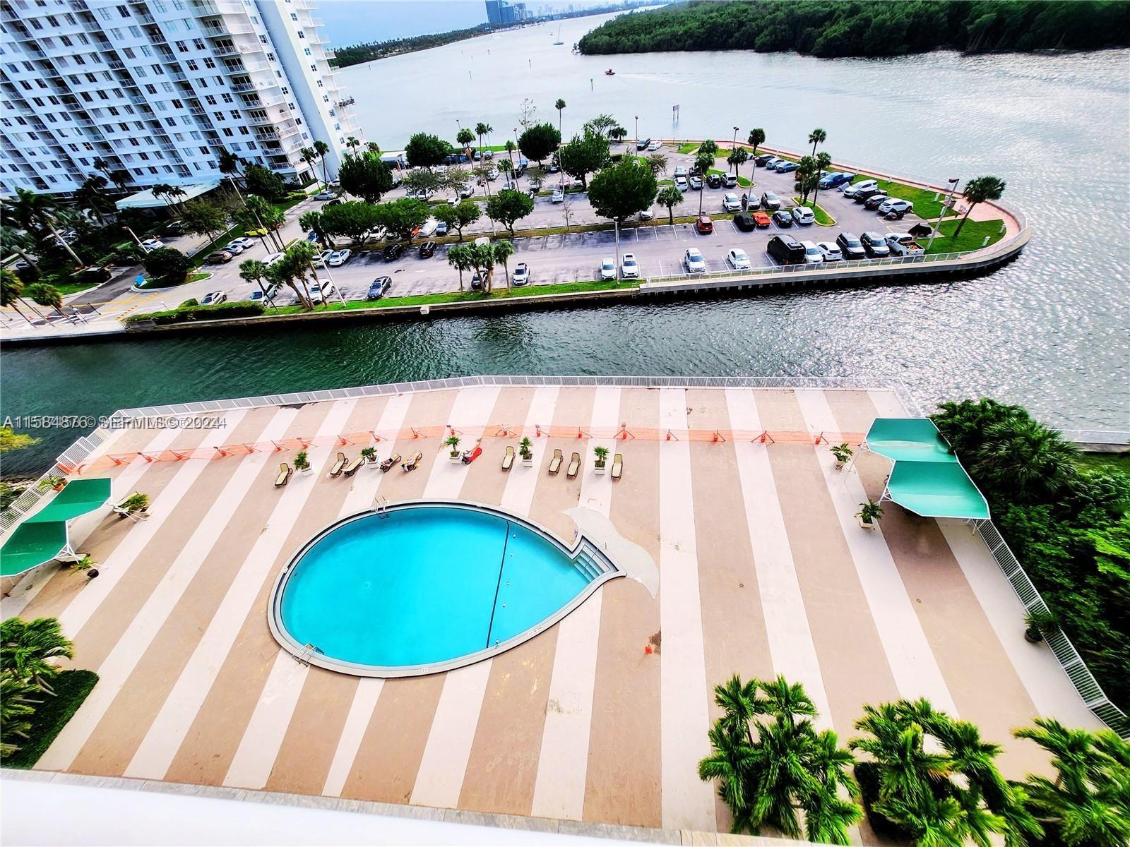 400 Kings Point Drive