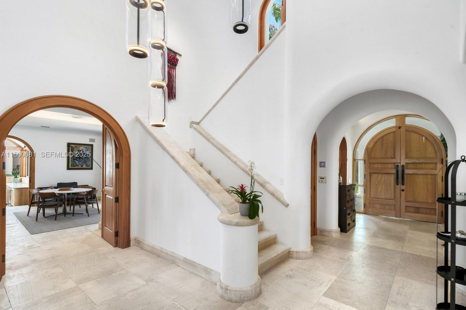 387 Ocean Boulevard